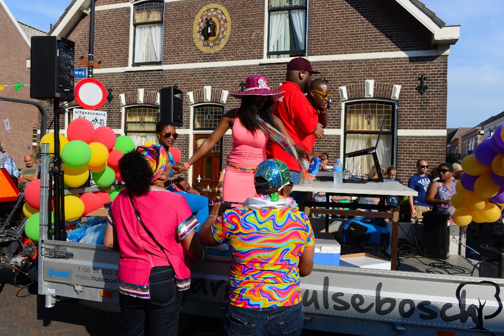 ../Images/Zomercarnaval Noordwijkerhout 2016 202.jpg